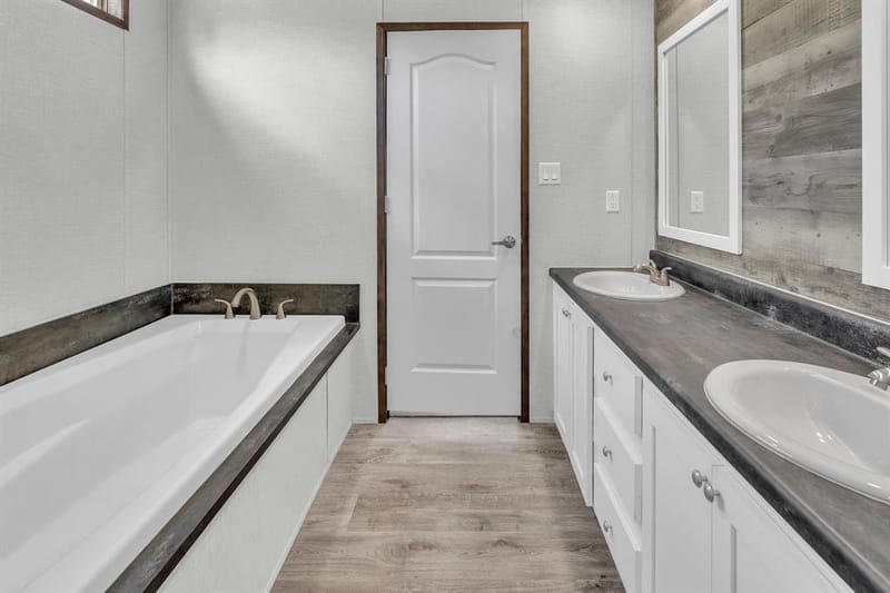 815 Thicket Trail, Granbury TX 76048 - Photo 16