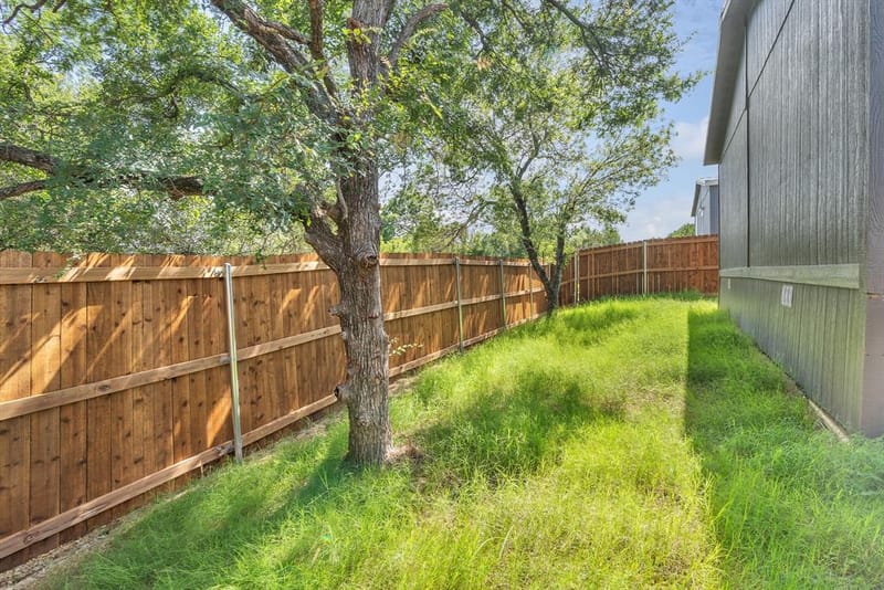 815 Thicket Trail, Granbury TX 76048 - Photo 28
