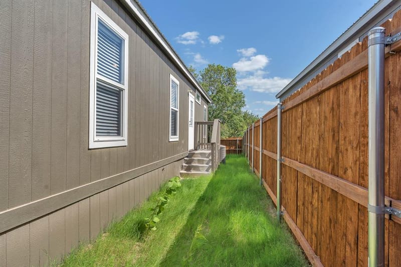 815 Thicket Trail, Granbury TX 76048 - Photo 29