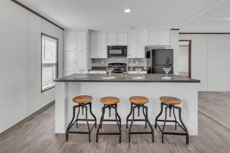 815 Thicket Trail, Granbury TX 76048 - Photo 8