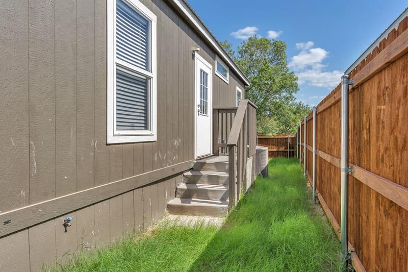 815 Thicket Trail, Granbury TX 76048 - Photo 25