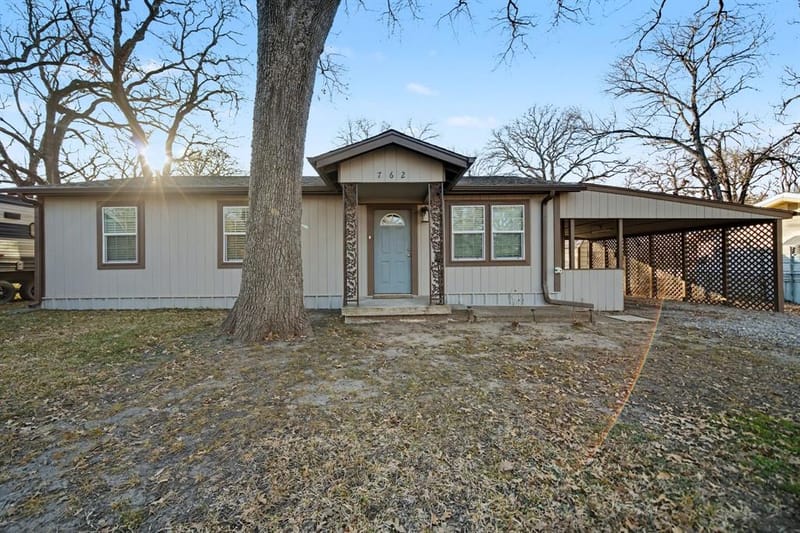 762 Oak Leaf Trail, East Tawakoni TX 75472