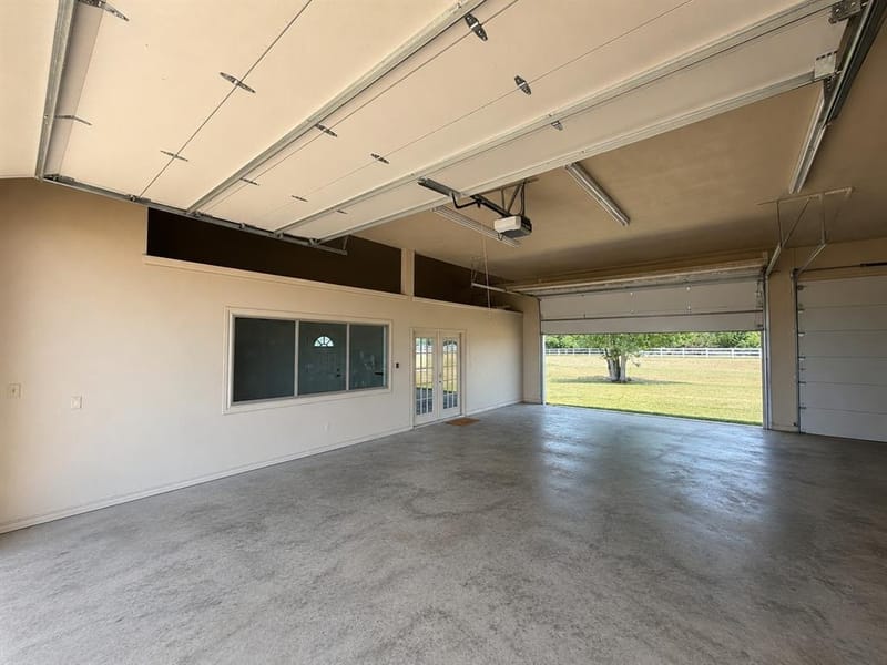 1009 Summerlin Drive, Granbury TX 76048 - Photo 32