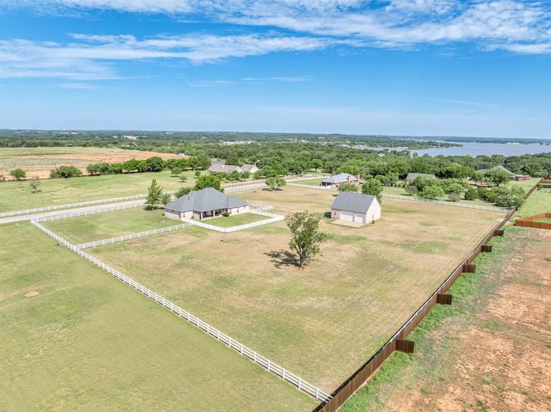 1009 Summerlin Drive, Granbury TX 76048 - Photo 37