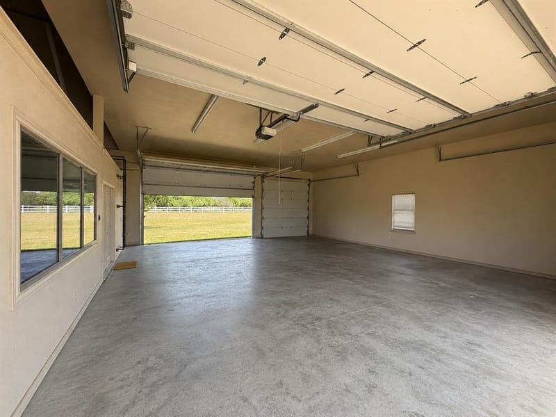 1009 Summerlin Drive, Granbury TX 76048 - Photo 31