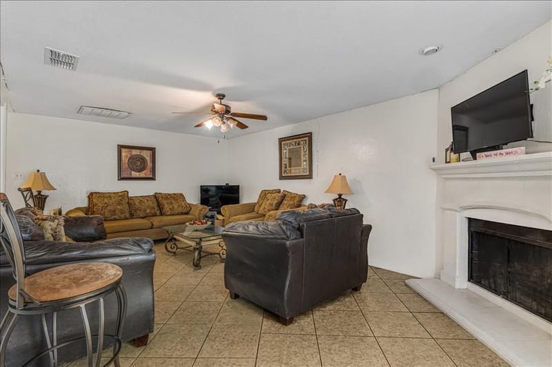 3423 Hickory Hill Drive, Arlington TX 76014 - Photo 6