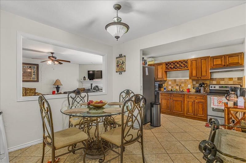 3423 Hickory Hill Drive, Arlington TX 76014 - Photo 10