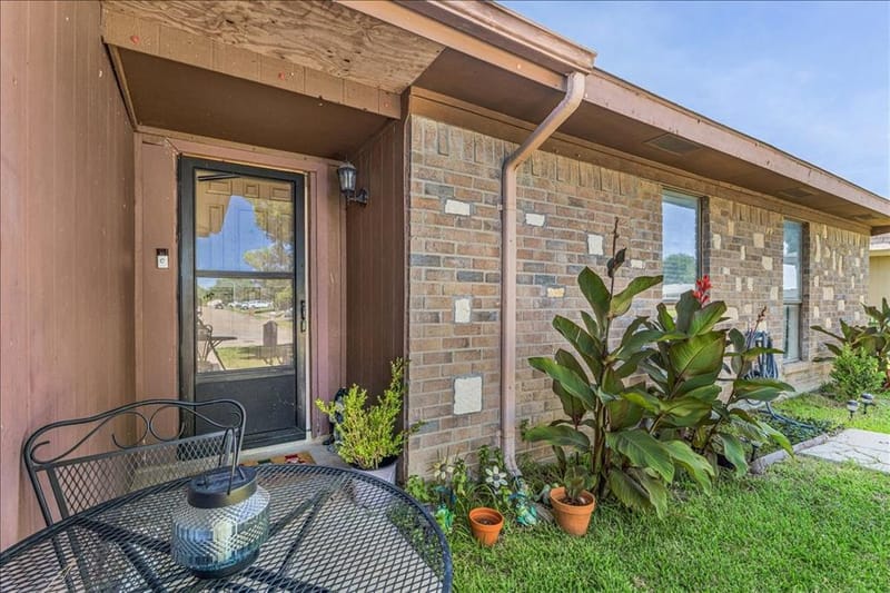 3423 Hickory Hill Drive, Arlington TX 76014 - Photo 4