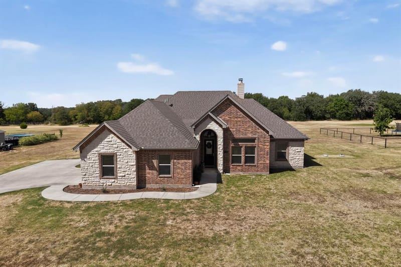 6120 County Road 401, Grandview TX 76050 - Photo 32