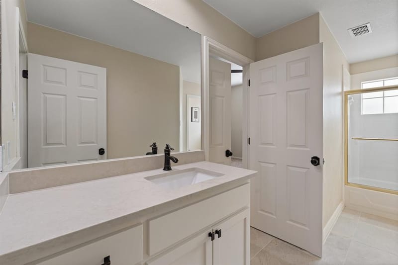 6035 Oak Hollow Drive, Burleson TX 76028 - Photo 28