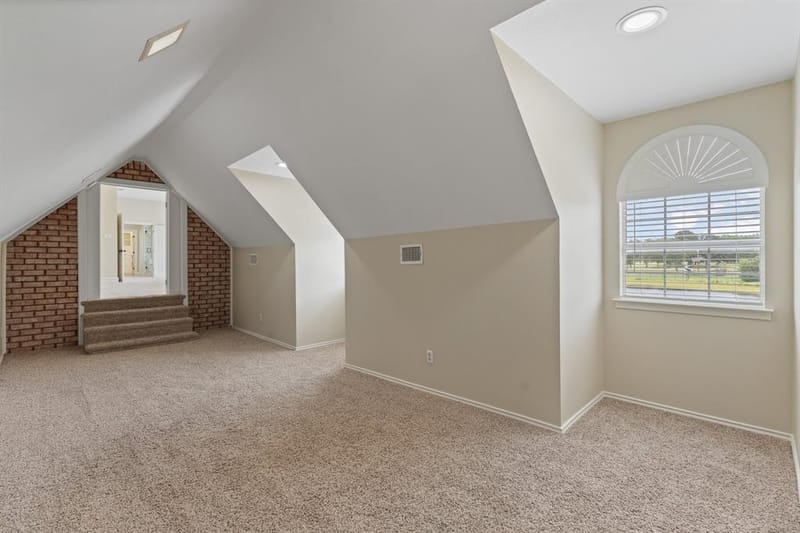 6035 Oak Hollow Drive, Burleson TX 76028 - Photo 35