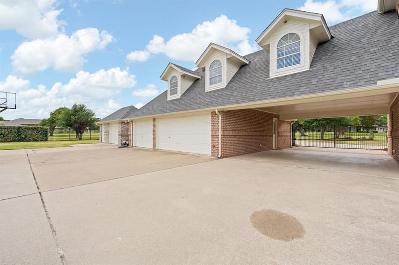 6035 Oak Hollow Drive, Burleson TX 76028 - Photo 39