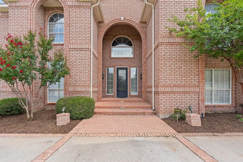 6035 Oak Hollow Drive, Burleson TX 76028 - Photo 8
