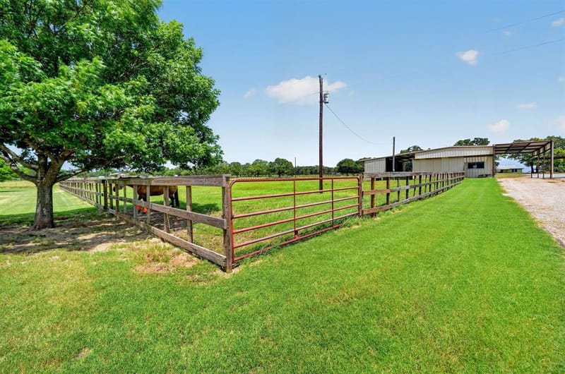 1465 County Road 3690, Paradise TX 76073 - Photo 27
