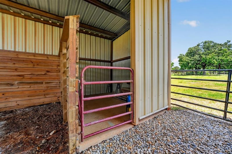 1465 County Road 3690, Paradise TX 76073 - Photo 31