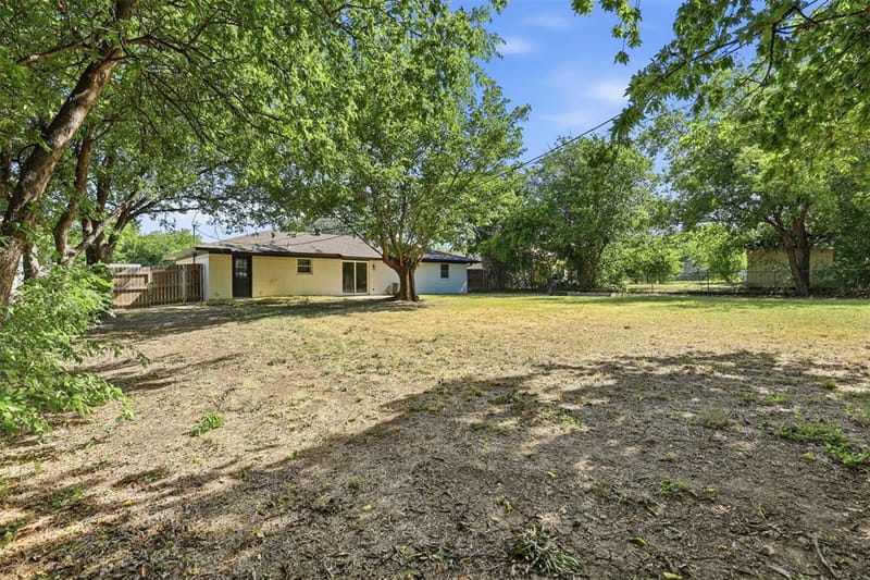 318 NE Michael Drive, Burleson TX 76028 - Photo 23