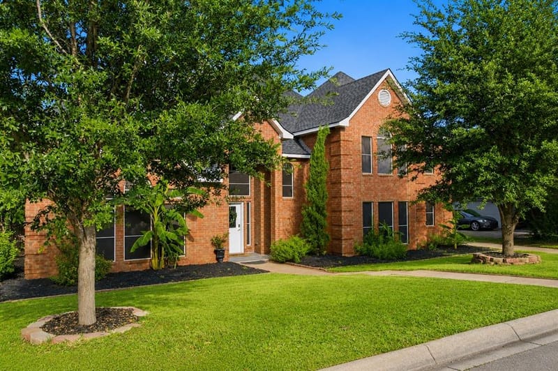 4407 Murwick Drive, Arlington TX 76016 - Photo 2