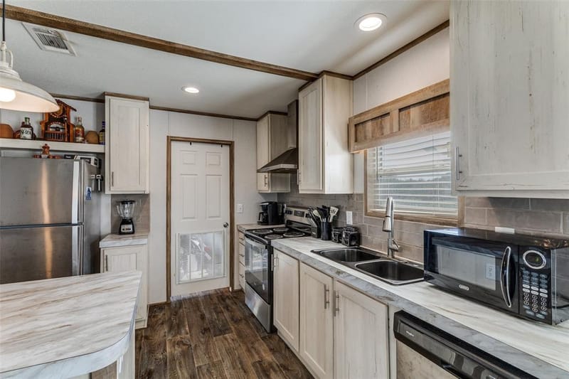 4599 Burwick Road, Jacksboro TX 76458 - Photo 9