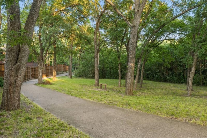 8732 Arbor Park Court, Dallas TX 75243 - Photo 38