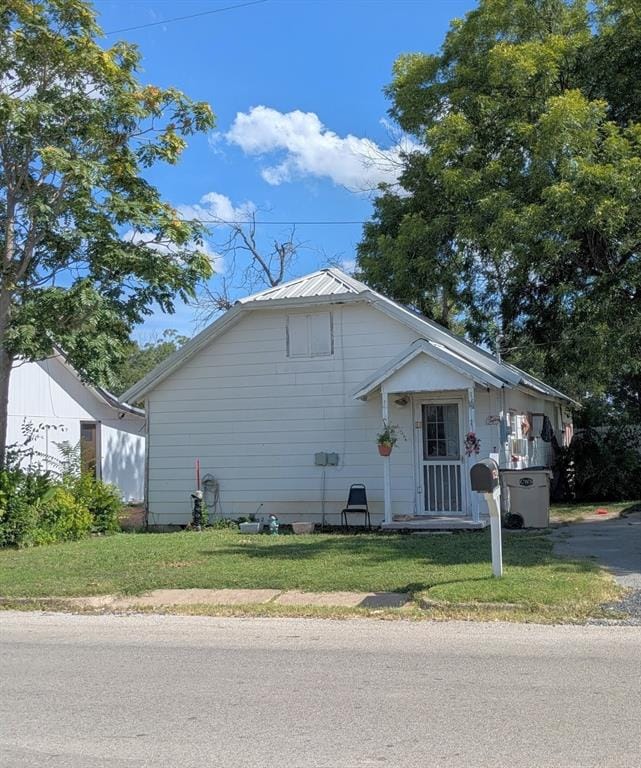 102 E Oak Avenue, Comanche TX 76442 - Photo 2