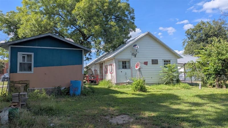 102 E Oak Avenue, Comanche TX 76442 - Photo 5