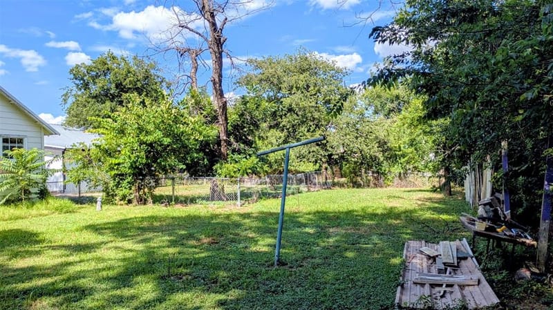 102 E Oak Avenue, Comanche TX 76442 - Photo 18