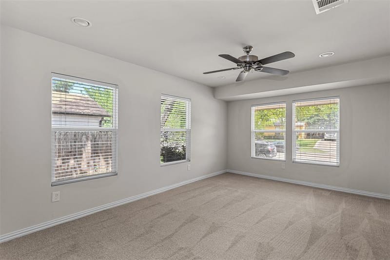 624 E Ellen Avenue, Hurst TX 76053 - Photo 10