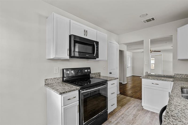 624 E Ellen Avenue, Hurst TX 76053 - Photo 8