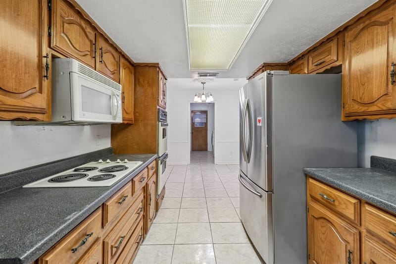 2030 Huntington Drive, Grand Prairie TX 75051 - Photo 14