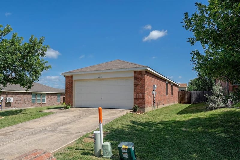 1219 Eagles Nest Trail, Krum TX 76249 - Photo 7