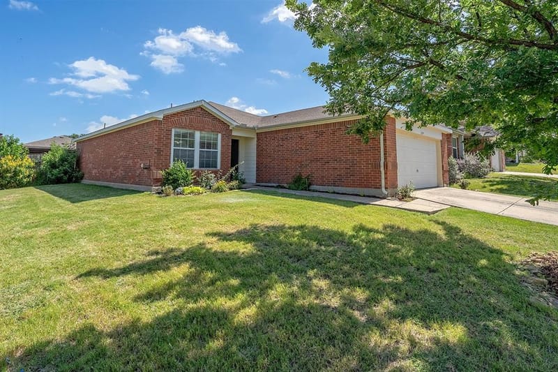 1219 Eagles Nest Trail, Krum TX 76249 - Photo 4