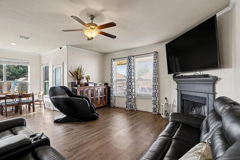 919 Keel Line Court, Crowley TX 76036 - Photo 3