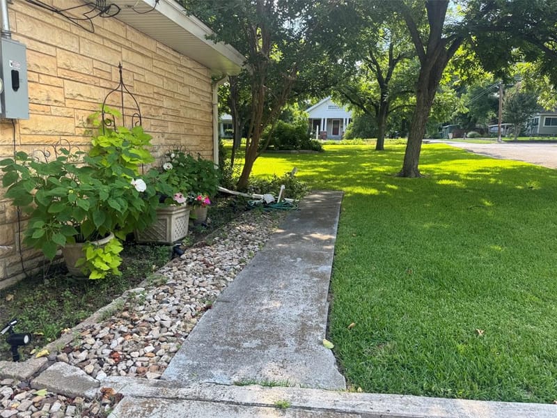 804 N Elm Street, Comanche TX 76442 - Photo 36