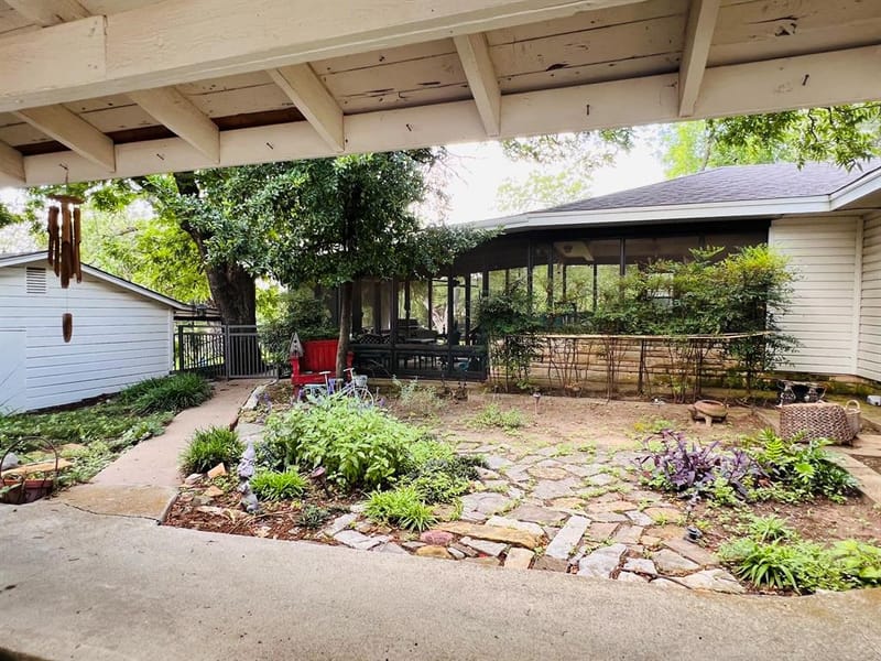 804 N Elm Street, Comanche TX 76442 - Photo 30
