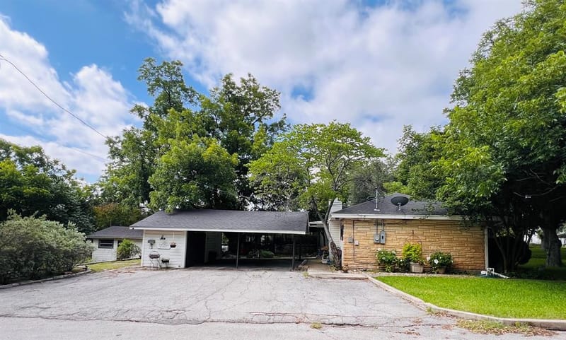 804 N Elm Street, Comanche TX 76442 - Photo 31