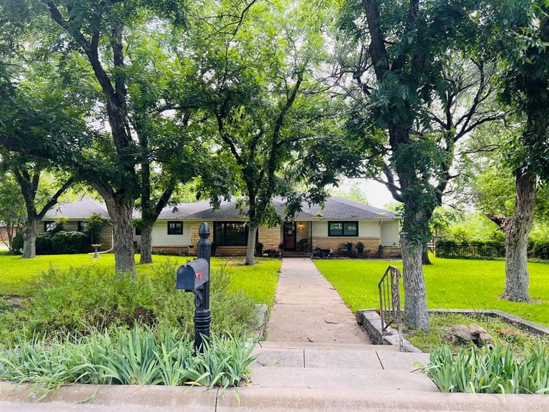 804 N Elm Street, Comanche TX 76442 - Photo 39