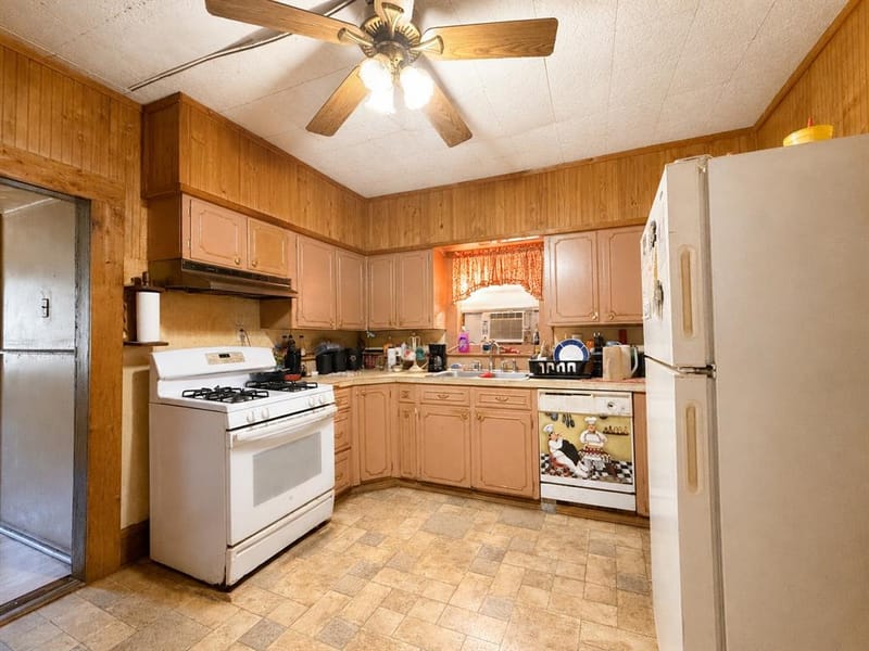 601 SW 2nd Street, Kerens TX 75144 - Photo 6