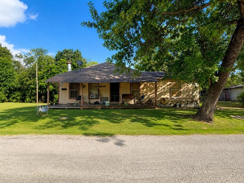601 SW 2nd Street, Kerens TX 75144 - Photo 3
