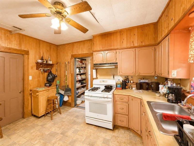 601 SW 2nd Street, Kerens TX 75144 - Photo 9
