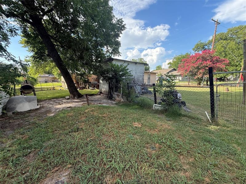 601 SW 2nd Street, Kerens TX 75144 - Photo 21