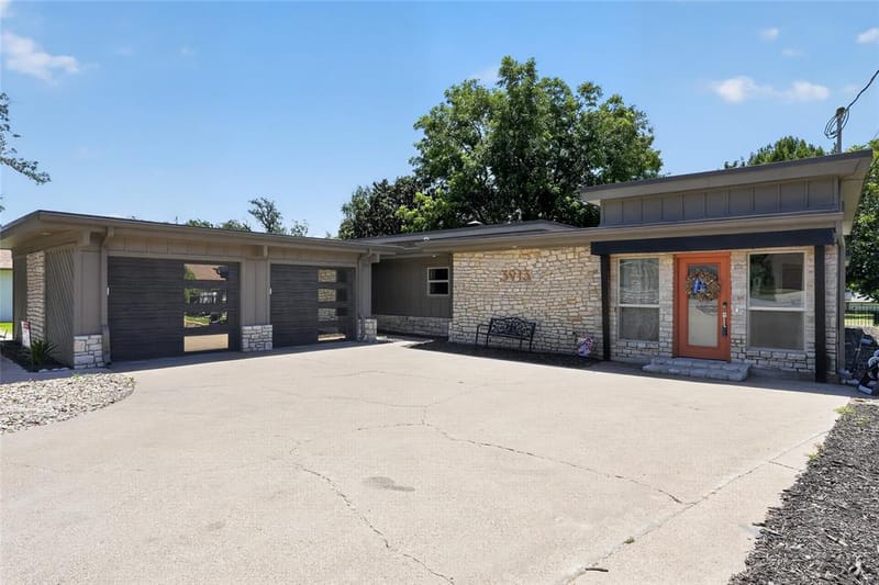 3913 Fairway Drive, De Cordova TX 76049 - Photo 2