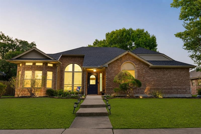 8909 Briarwood Drive, Rowlett TX 75088 - Photo 14