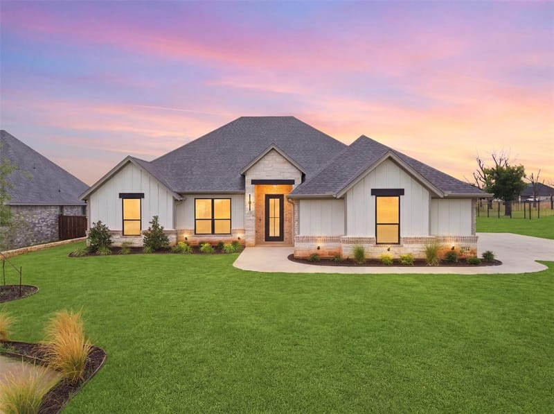 2714 Village Road, Granbury TX 76049 - Photo 3