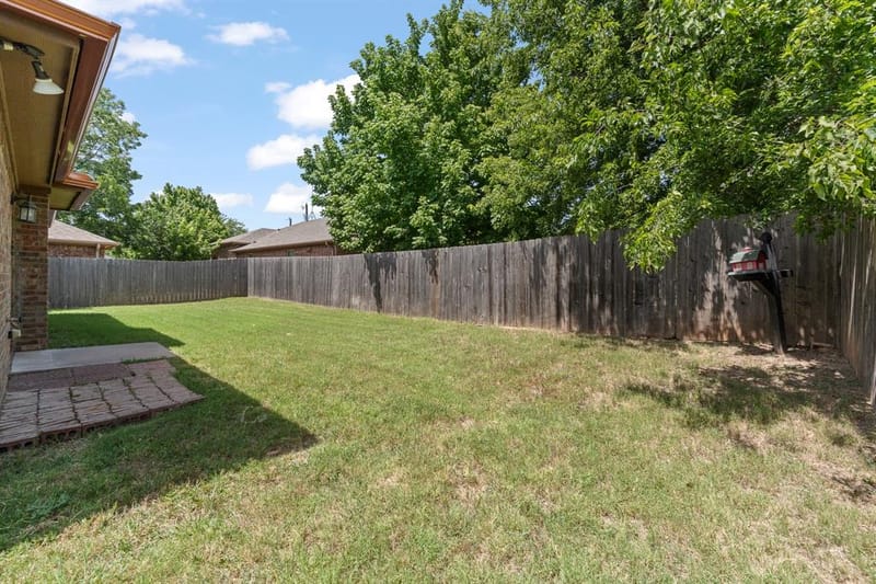 417 Nelson Street, Godley TX 76044 - Photo 32