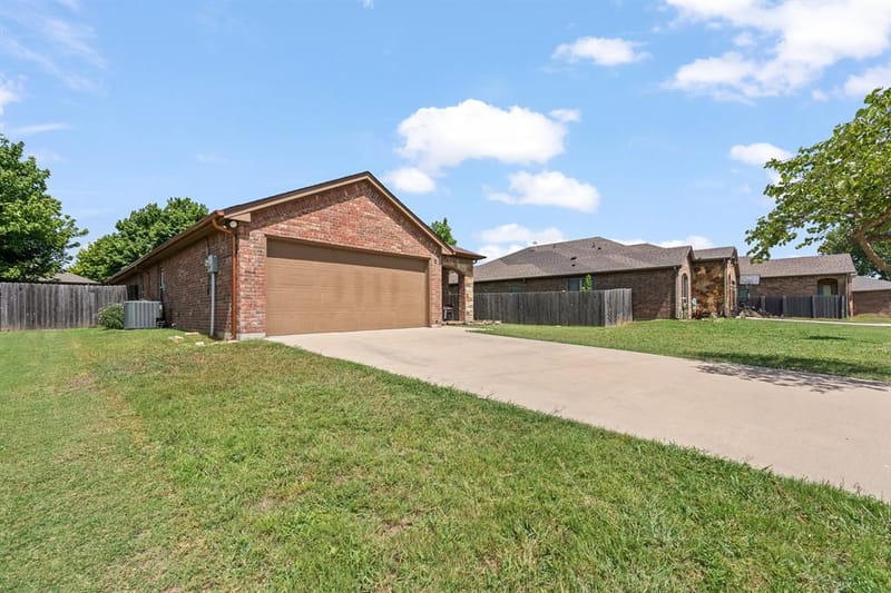 417 Nelson Street, Godley TX 76044 - Photo 28