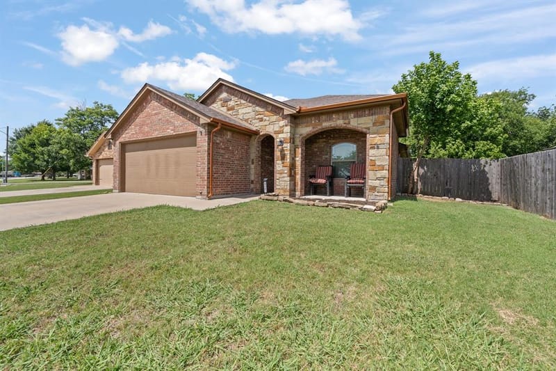 417 Nelson Street, Godley TX 76044 - Photo 30