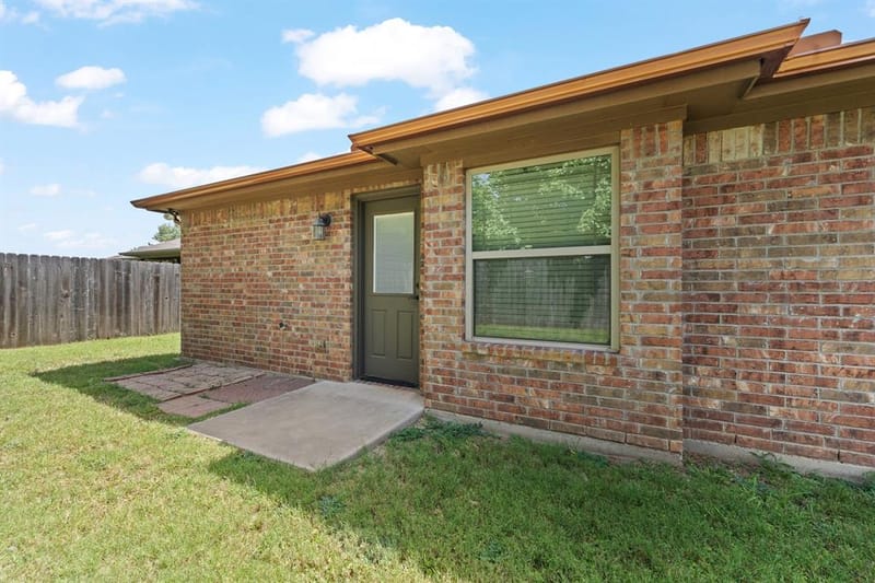 417 Nelson Street, Godley TX 76044 - Photo 31