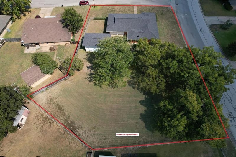 240 Smith Street, Burleson TX 76028 - Photo 3