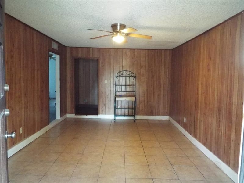 4228 Hardeman Street, Fort Worth TX 76119 - Photo 2