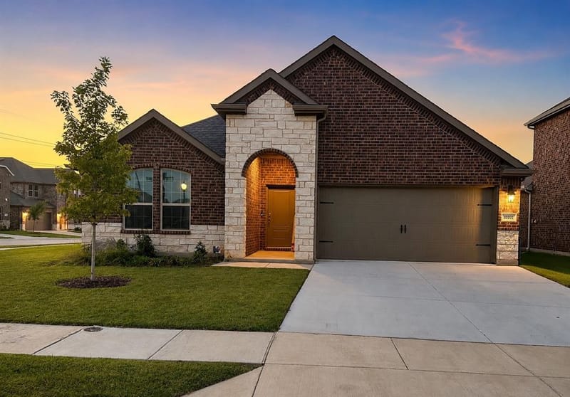 10101 Rambling Brooks Lane, Aubrey TX 76227